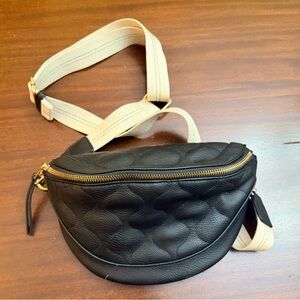 Universal Thread Black Belt Bag